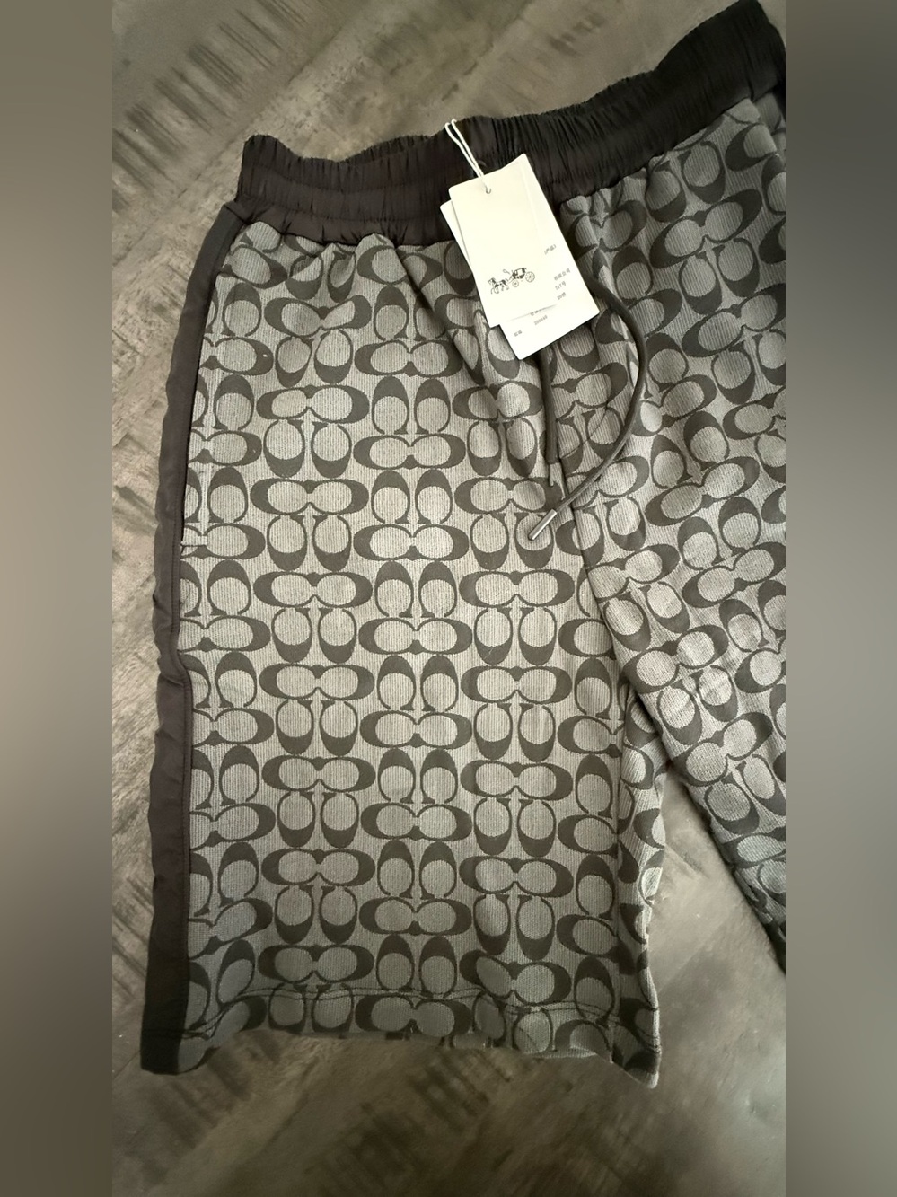 Coach Black Logo Pullover SHORT